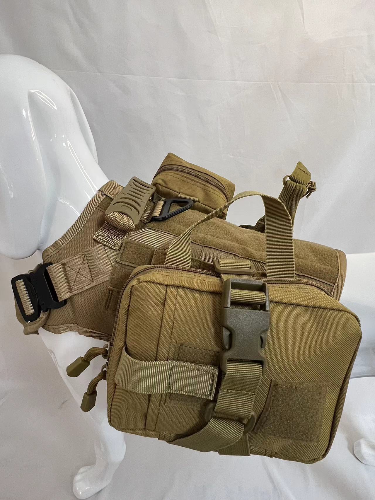 Taktisches Hundegeschirr Set mit Leine & Taschen für Hunde